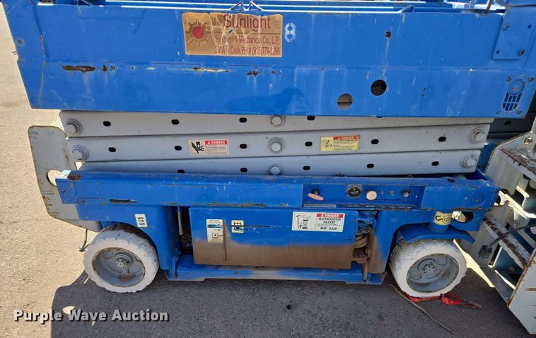 image for item EC0984 (6) scissor lifts