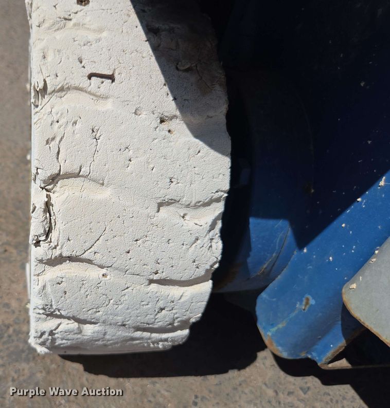 image for item EC0984 (6) scissor lifts