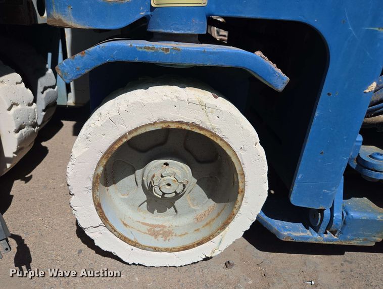 image for item EC0984 (6) scissor lifts