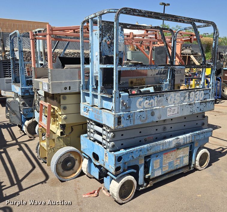 image for item EC0985 (4) scissor lifts