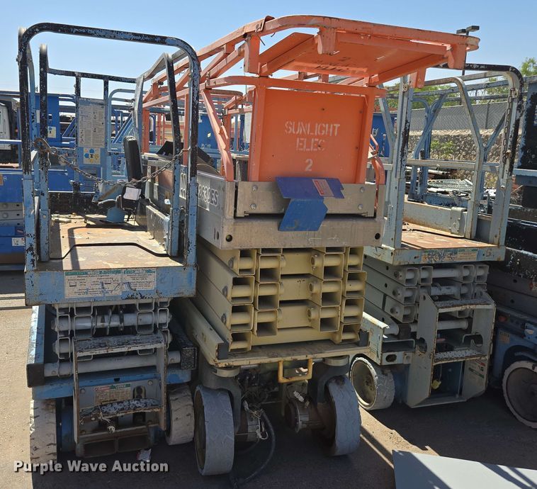 image for item EC0985 (4) scissor lifts