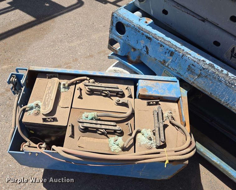 image for item EC0985 (4) scissor lifts