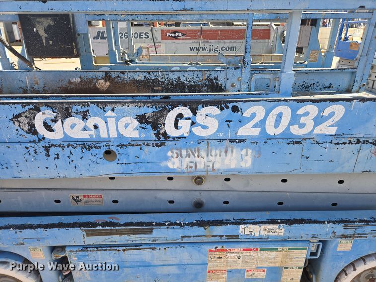 image for item EC0985 (4) scissor lifts