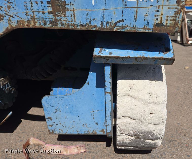 image for item EC0985 (4) scissor lifts