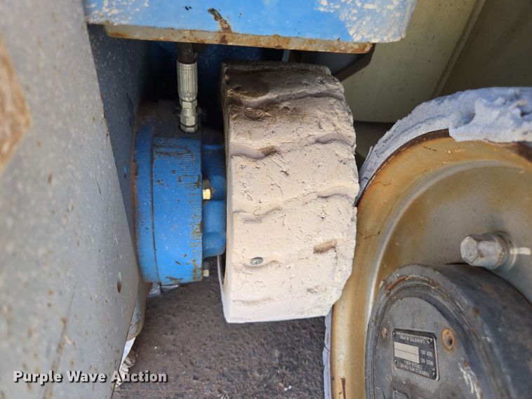 image for item EC0985 (4) scissor lifts