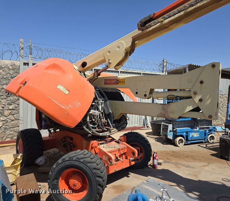 image for item EC0987 1999 JLG 450A boom lift