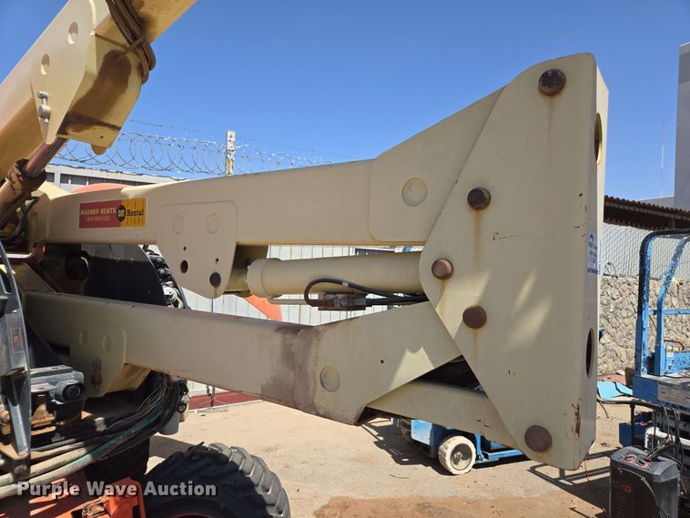 image for item EC0987 1999 JLG 450A boom lift