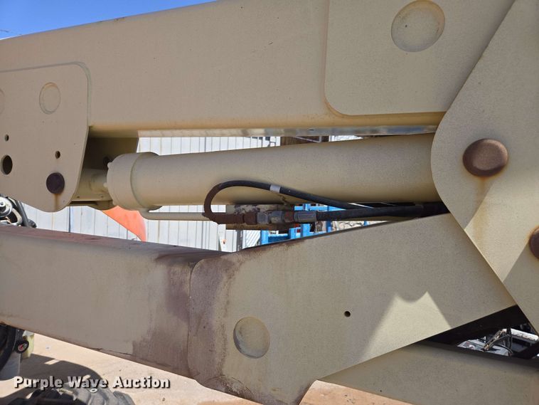 image for item EC0987 1999 JLG 450A boom lift