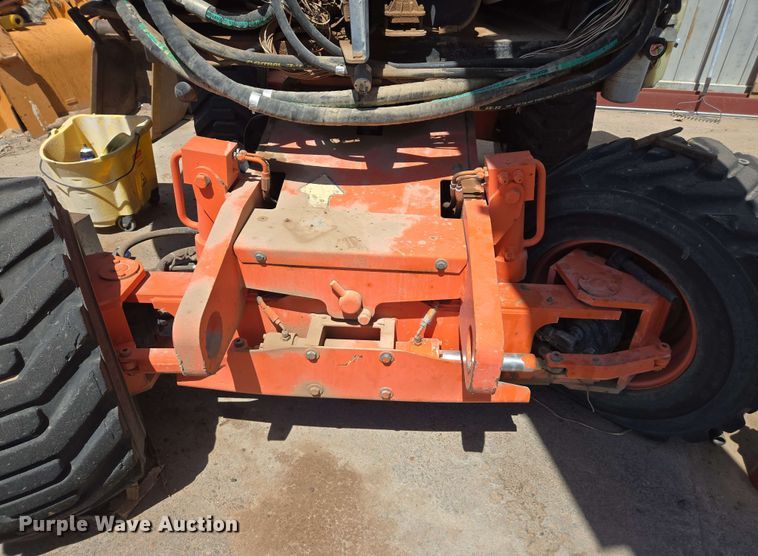 image for item EC0987 1999 JLG 450A boom lift