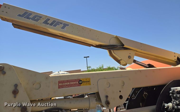 image for item EC0987 1999 JLG 450A boom lift
