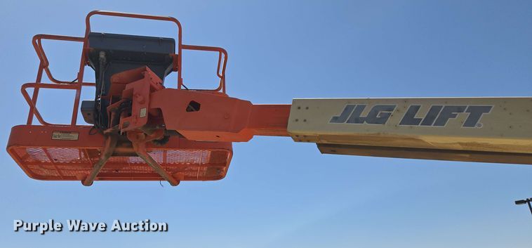 image for item EC0987 1999 JLG 450A boom lift