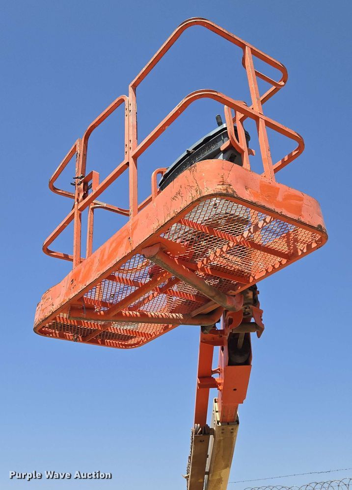 image for item EC0987 1999 JLG 450A boom lift