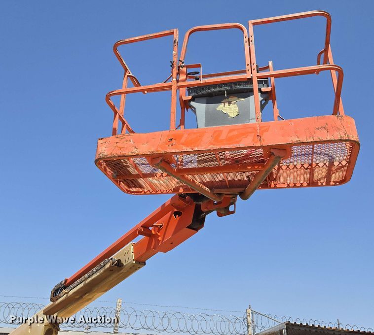 image for item EC0987 1999 JLG 450A boom lift