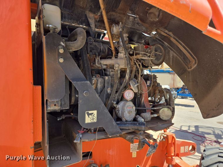 image for item EC0987 1999 JLG 450A boom lift