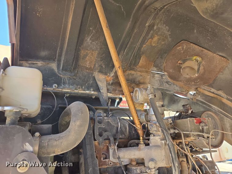 image for item EC0987 1999 JLG 450A boom lift