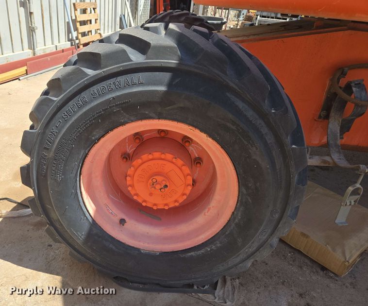 image for item EC0987 1999 JLG 450A boom lift