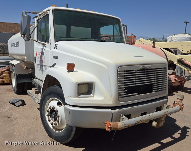 image for item EC0988 2001 Freightliner FL70 water truck