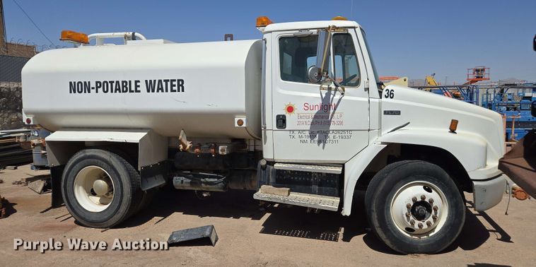 image for item EC0988 2001 Freightliner FL70 water truck