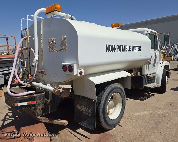 image for item EC0988 2001 Freightliner FL70 water truck