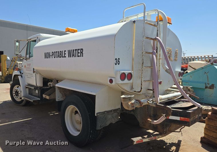 image for item EC0988 2001 Freightliner FL70 water truck