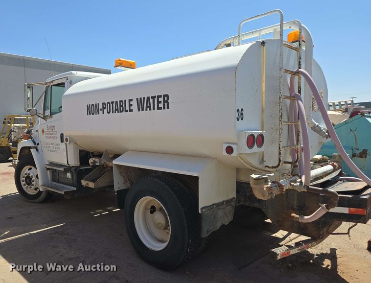 image for item EC0988 2001 Freightliner FL70 water truck