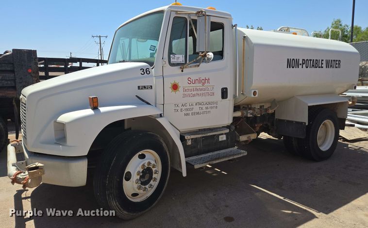 image for item EC0988 2001 Freightliner FL70 water truck