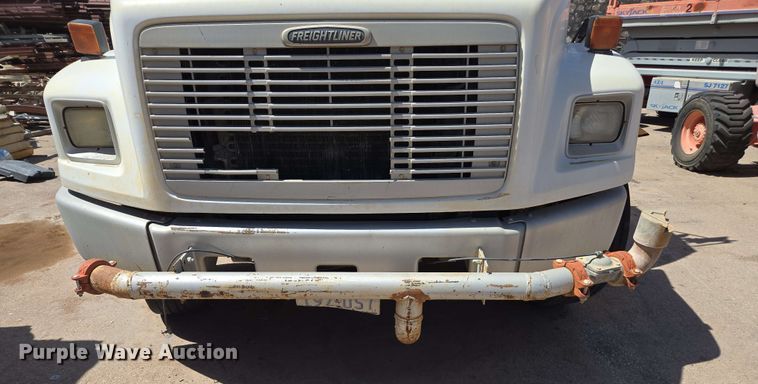 image for item EC0988 2001 Freightliner FL70 water truck