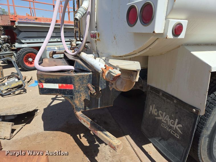 image for item EC0988 2001 Freightliner FL70 water truck