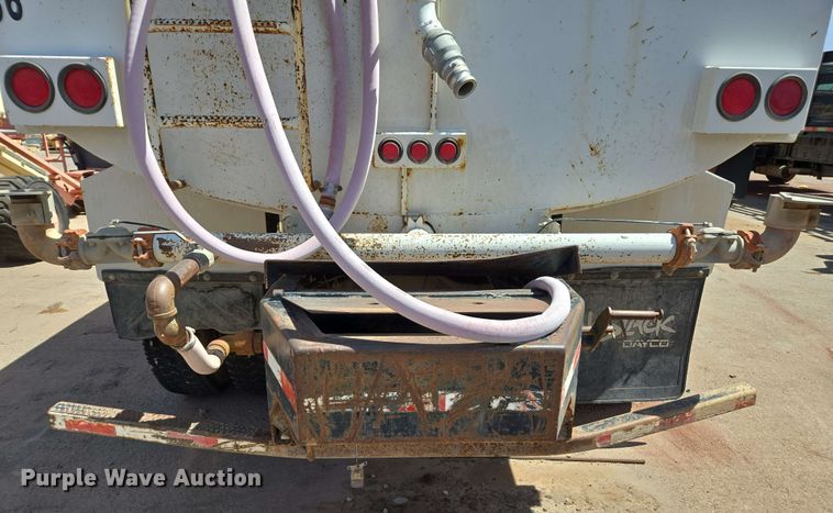 image for item EC0988 2001 Freightliner FL70 water truck