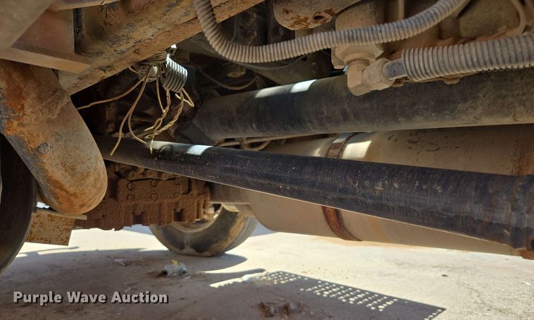 image for item EC0988 2001 Freightliner FL70 water truck