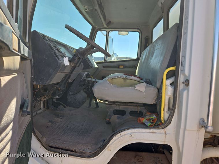 image for item EC0988 2001 Freightliner FL70 water truck