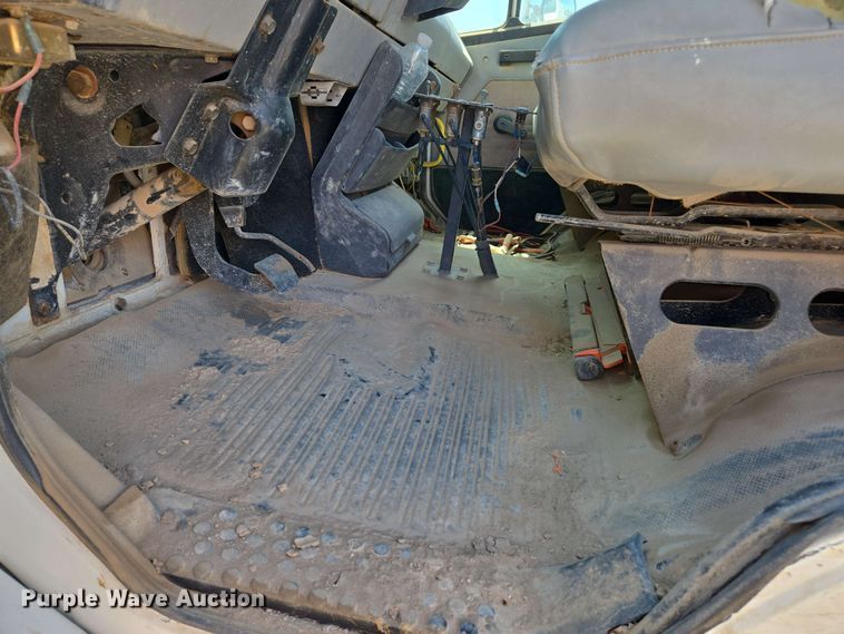 image for item EC0988 2001 Freightliner FL70 water truck