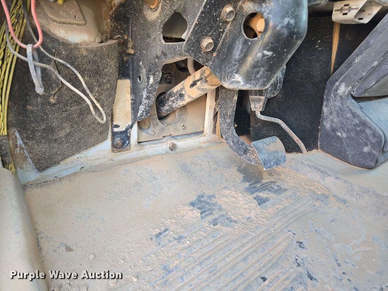 image for item EC0988 2001 Freightliner FL70 water truck