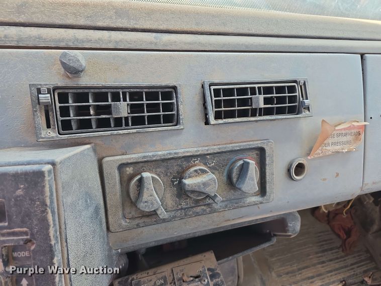 image for item EC0988 2001 Freightliner FL70 water truck