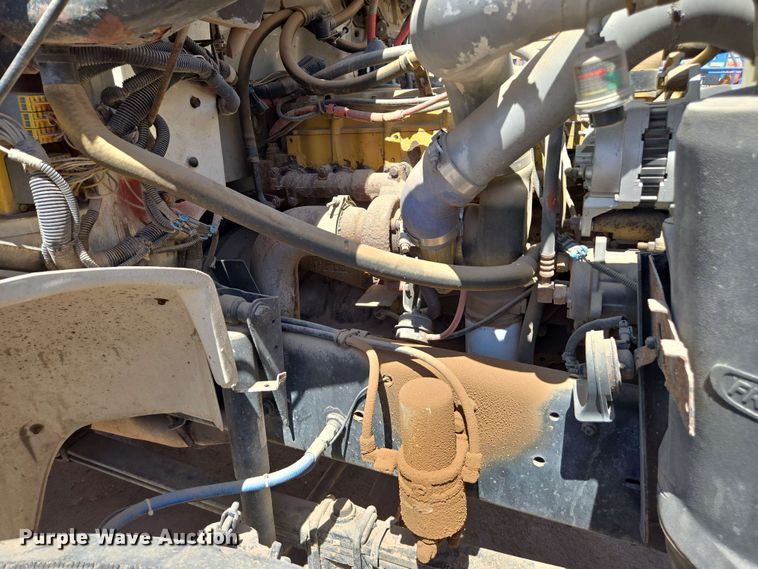 image for item EC0988 2001 Freightliner FL70 water truck