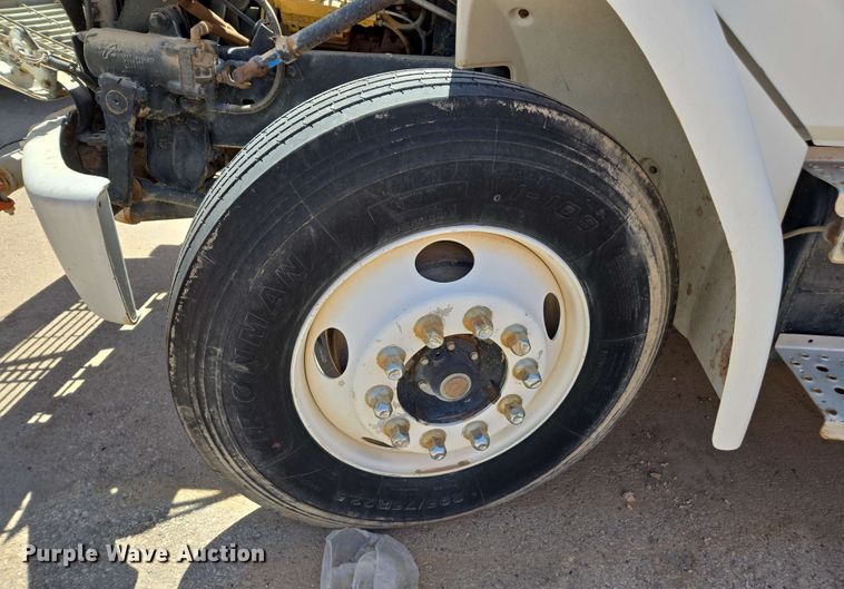 image for item EC0988 2001 Freightliner FL70 water truck