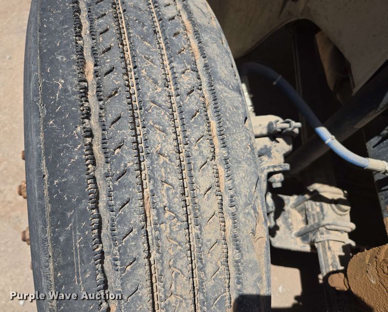 image for item EC0988 2001 Freightliner FL70 water truck