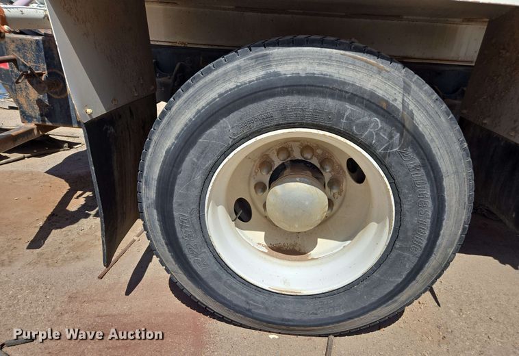 image for item EC0988 2001 Freightliner FL70 water truck