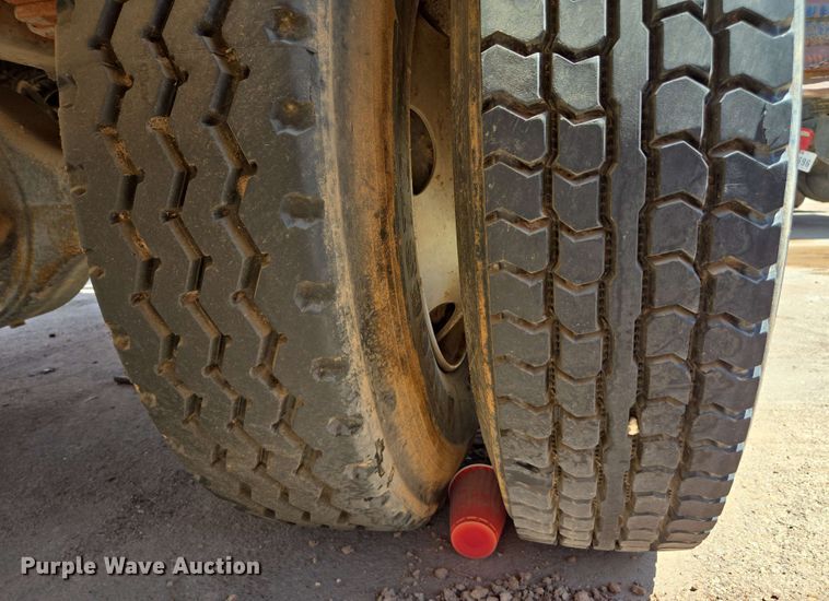 image for item EC0988 2001 Freightliner FL70 water truck