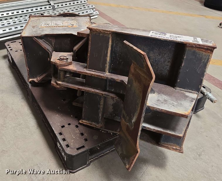 image for item EC1006 Caterpillar 1650XL backhoe auger