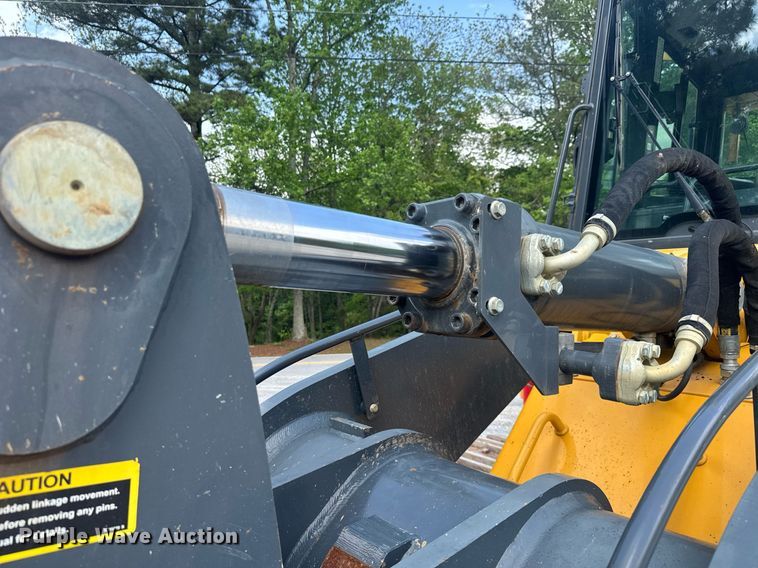 image for item EC3570 2018 John Deere 755K track loader