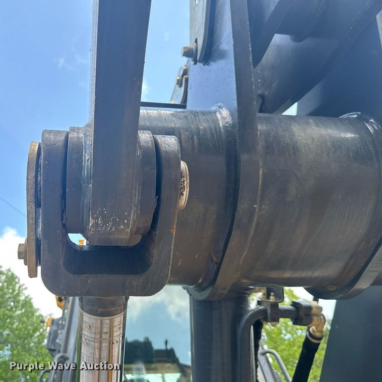 image for item EC3570 2018 John Deere 755K track loader