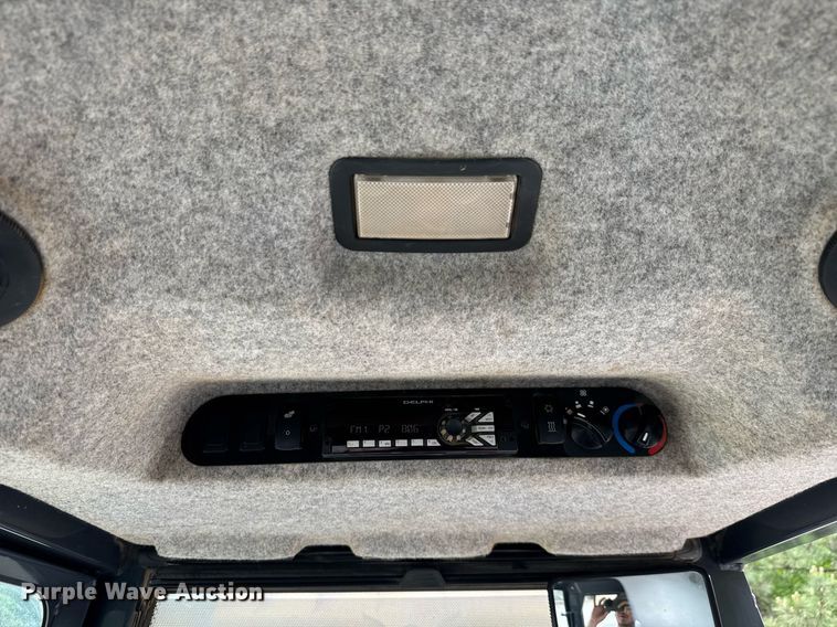 image for item EC3570 2018 John Deere 755K track loader