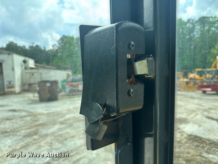 image for item EC3570 2018 John Deere 755K track loader