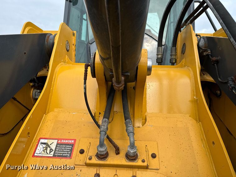 image for item EC3571 2019 John Deere 544L wheel loader