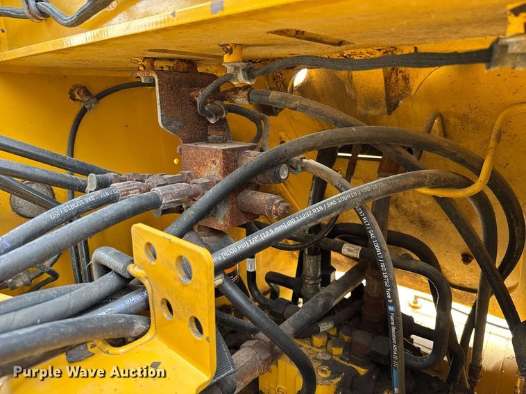 image for item EC3571 2019 John Deere 544L wheel loader