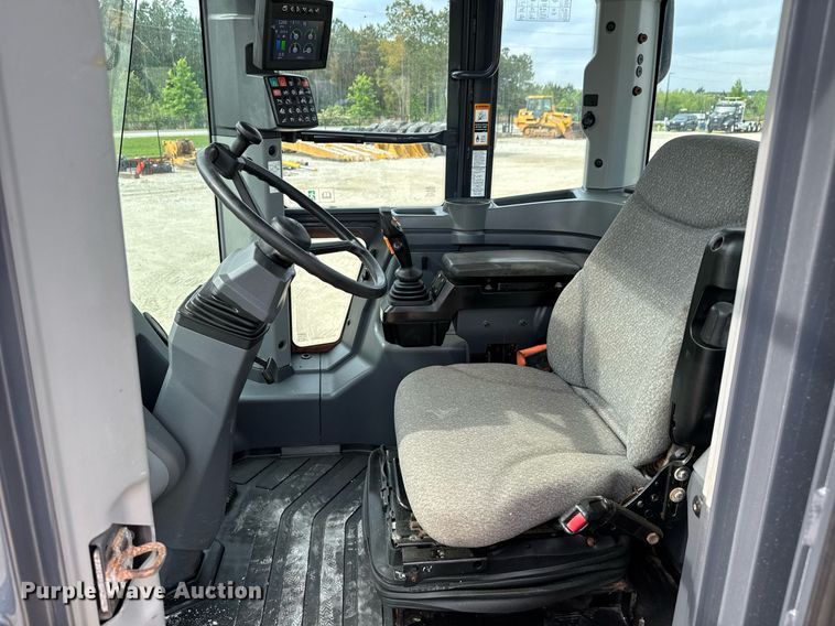 image for item EC3571 2019 John Deere 544L wheel loader