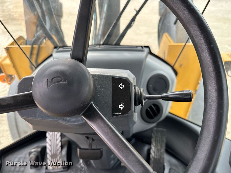 image for item EC3571 2019 John Deere 544L wheel loader