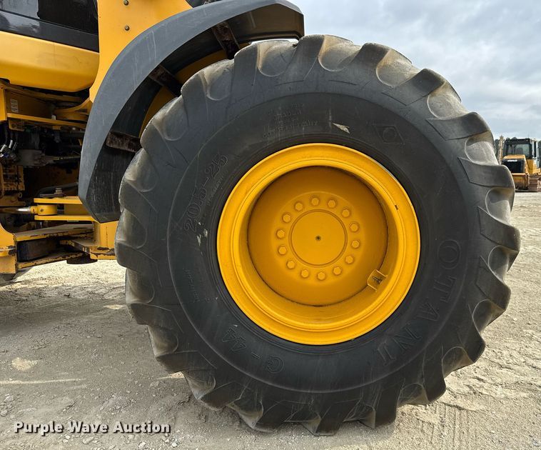 image for item EC3571 2019 John Deere 544L wheel loader