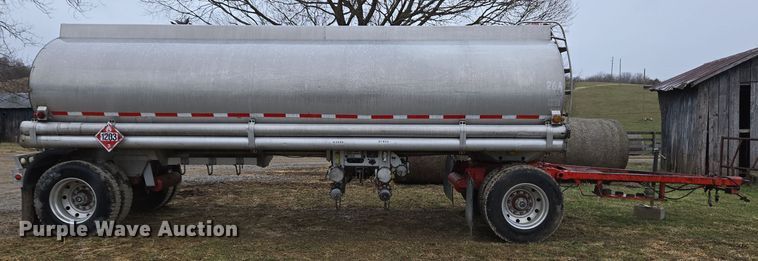 image for item EC3983 1983 Clough Equipment Co. tank trailer